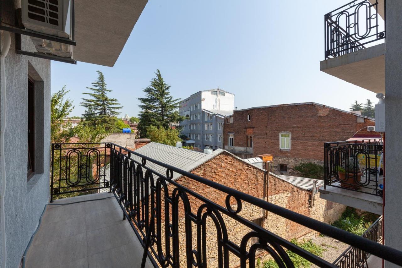 Irina'S Apartments Kʼutʼaisi Exterior foto